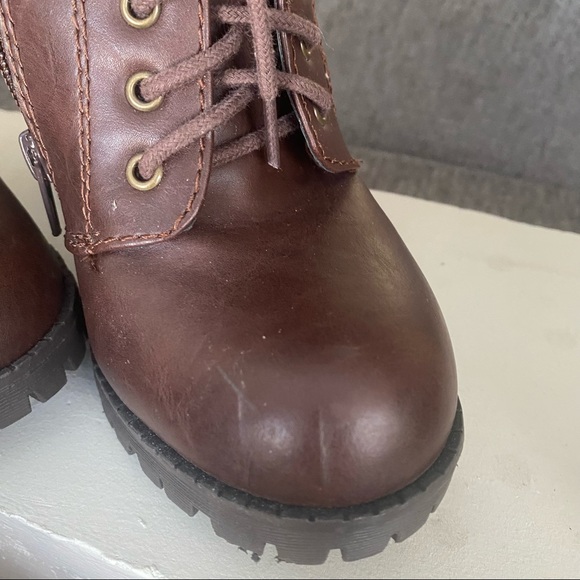 Closed Round Toe Lace-Up Block Heel Combat Boots - Picture 9 of 15